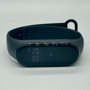 MII Smartband 4 w/ Black Wireless Earbuds plus 1 extra Chargers